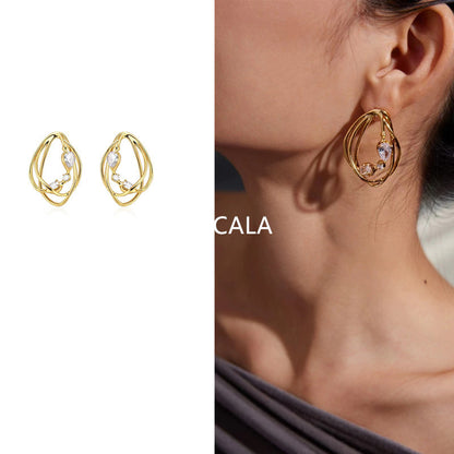 Boucles d'Oreilles en Or Entrelaçées